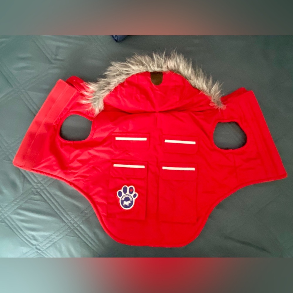 CANADA POOCH: Winter Dog Coat( Never Used) - Picture 2 of 7